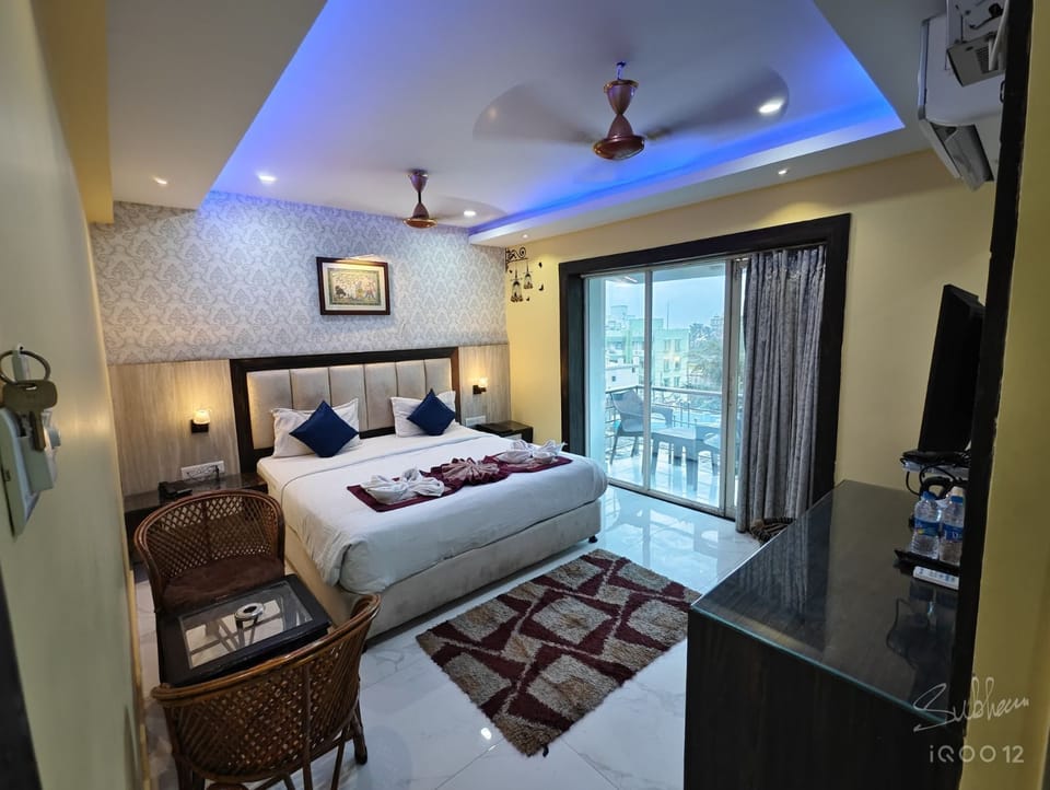 Premium bedding, desk, laptop workspace, soundproofing
