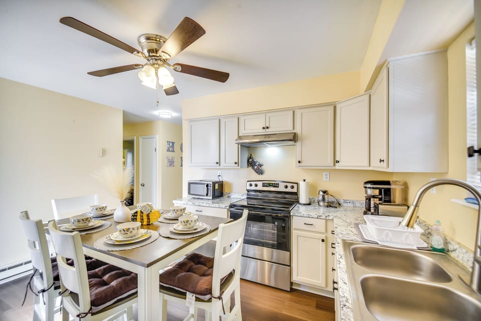 Kitchen | Refrigerator | Toaster