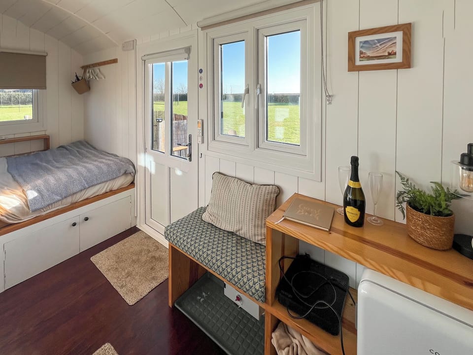 Open plan living space | Oak Hut - Temple Bruer Glamping, Temple Bruer