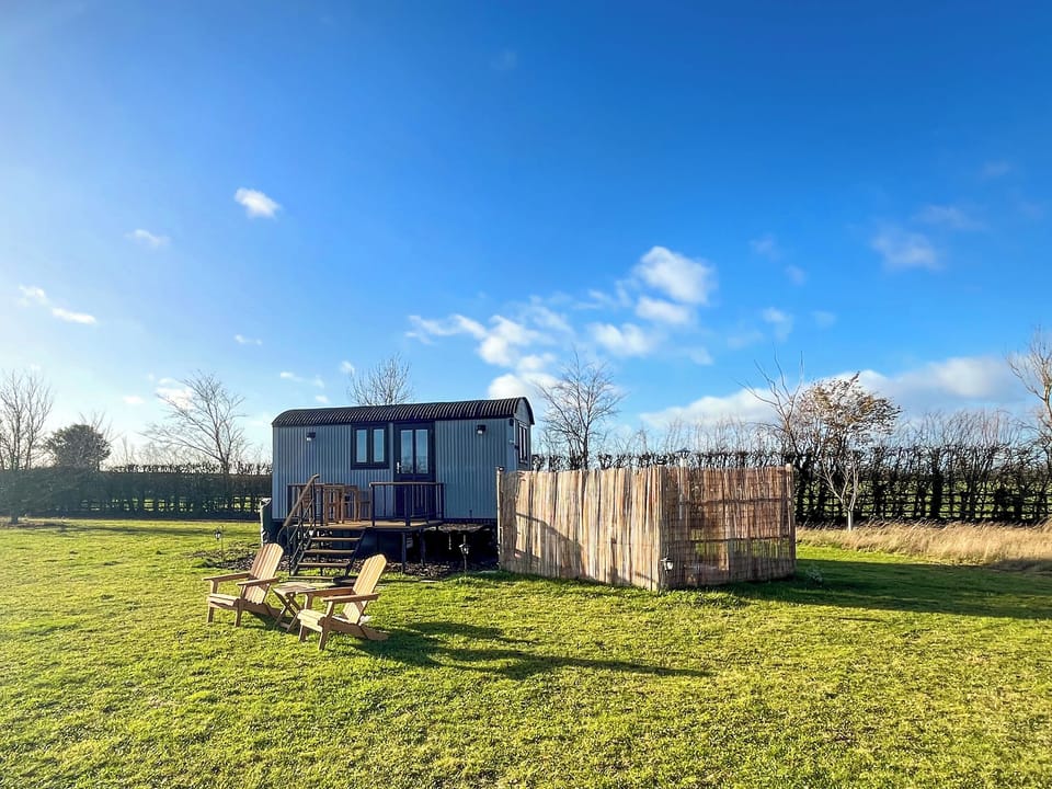 Open plan living space | Ash Hut - Temple Bruer Glamping, Temple Bruer