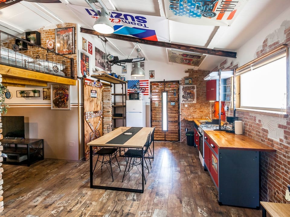 Kitchen / Dining Room