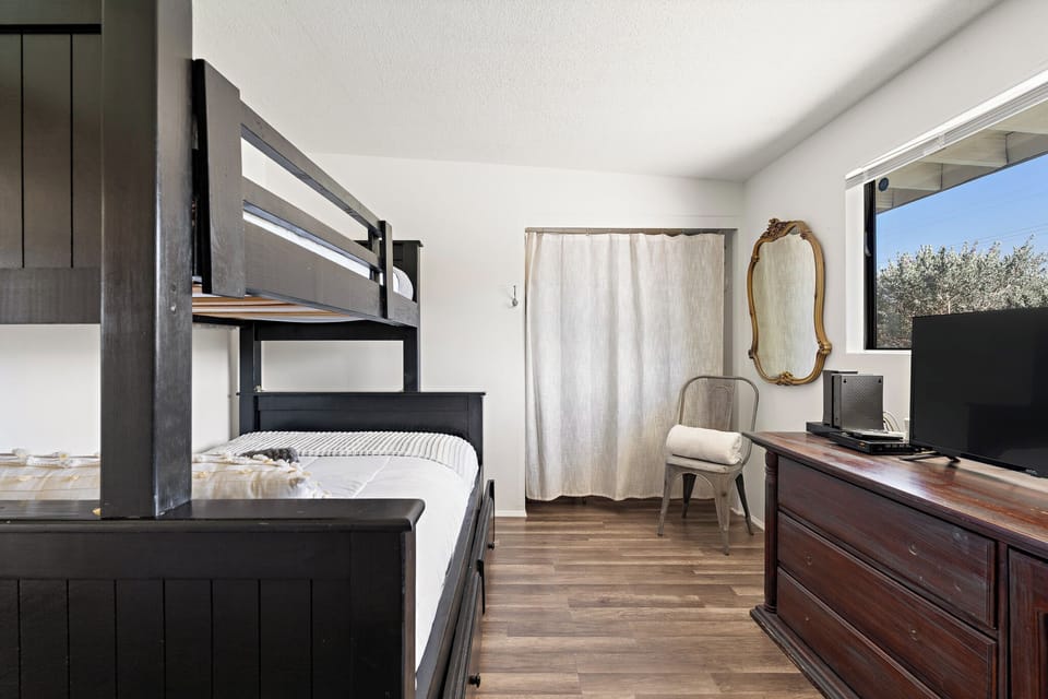 Bunk Room (2 adult bunks, great for friends, pool view, office area))