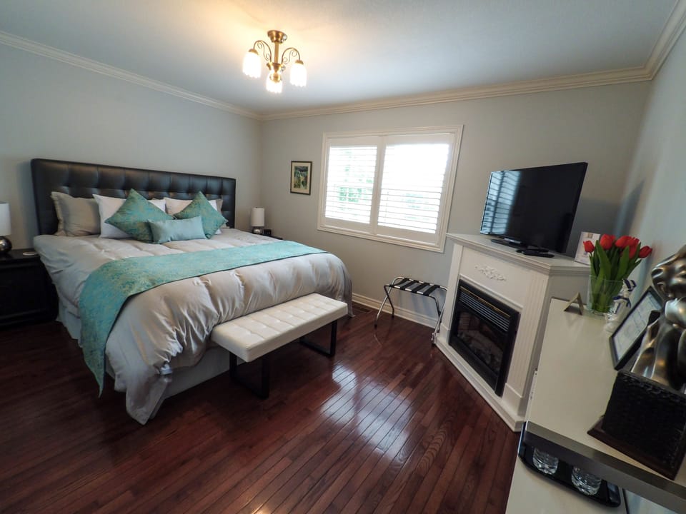 Egyptian cotton sheets, premium bedding, pillowtop beds
