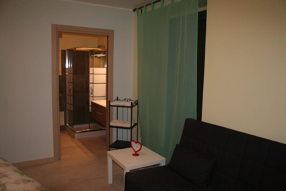 Superior Double Room, 1 Double Bed with Sofa bed, Private Bathroom, Executive Level | Living area | LED TV