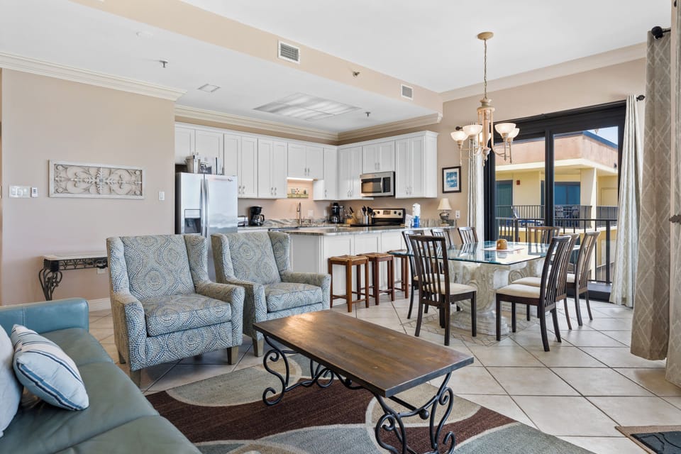 Signature Condo, 3 Bedrooms, Hot Tub, Beach View | Living room | 50-inch Smart TV with cable channels