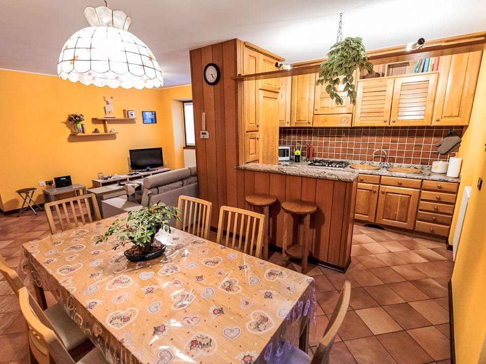 Furniture, Interior Design, Wood, Kitchen, Room, Flooring, Floor, Lighting, Ceiling, Table