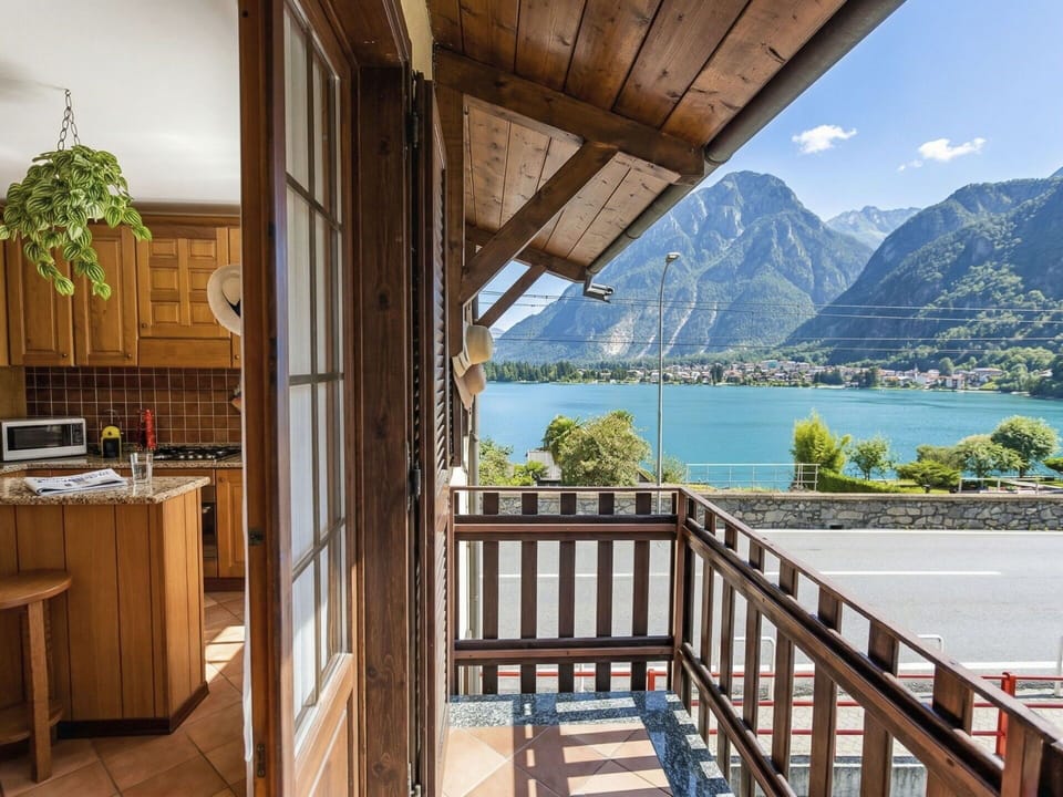 Wood, Furniture, Mountain Range, Chair, Valley, Resort, Hardwood, Wood Stain, Eco Hotel, Ridge