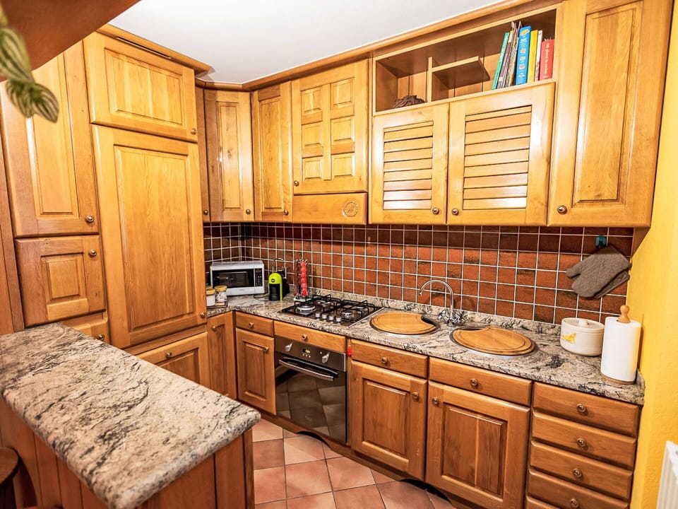Kitchen, Cabinetry, Countertop, Kitchen Appliance, Flooring, Major Appliance, Wood, Interior Design, Floor, Furniture