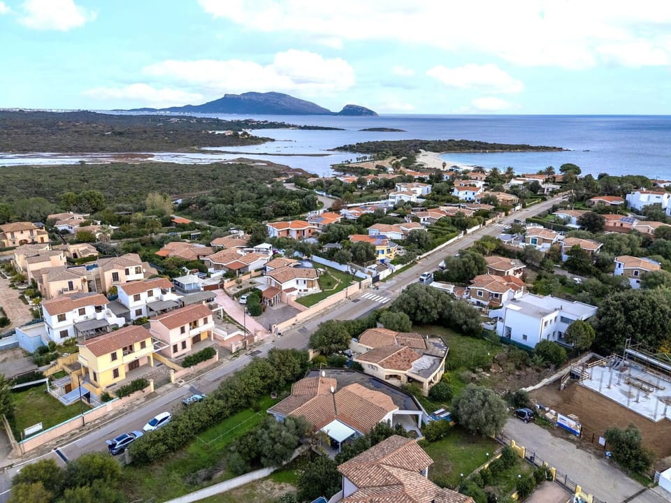 Residential Area, Bird'S-Eye View, Neighbourhood, Coast, Coastal And Oceanic Landforms, Aerial Photography, Suburb, Urban Design, Home, Human Settlement