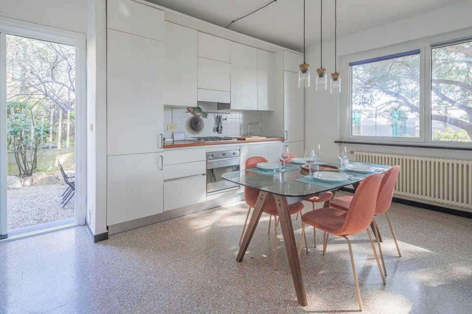 Autumn, Kitchen, Living Room, Spring, Summer