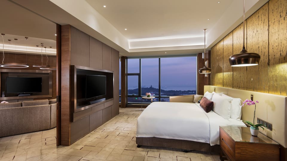 Premium bedding, minibar, in-room safe, desk