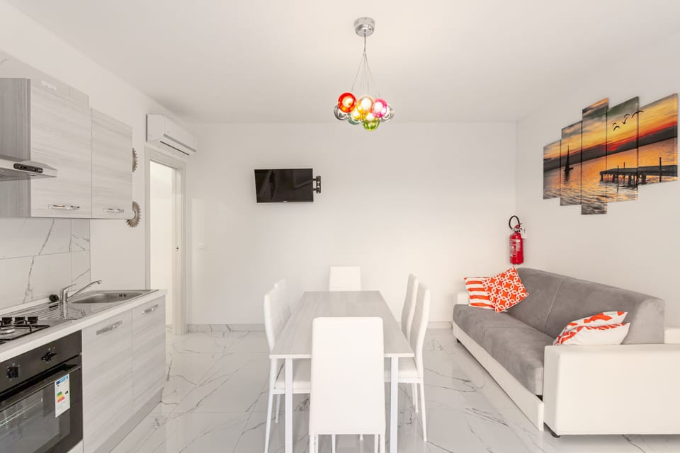 Apartment, 1 Bedroom, Balcony | Living room