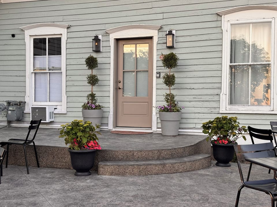 Merchant Quarter entry door.
