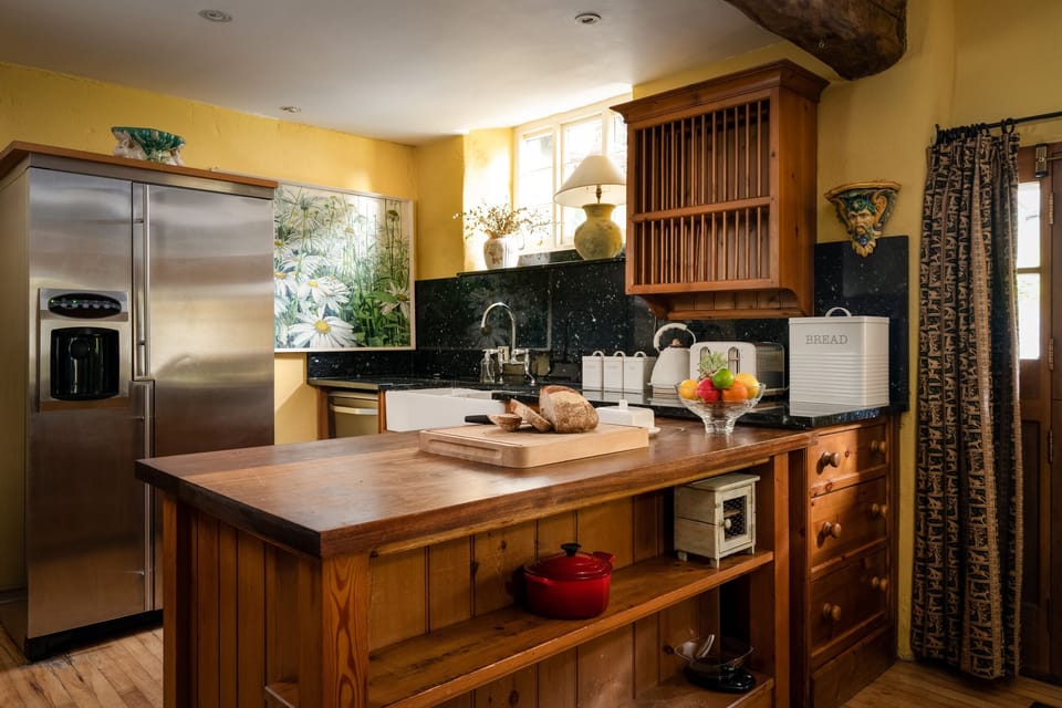 Dishwasher, cookware/dishes/utensils