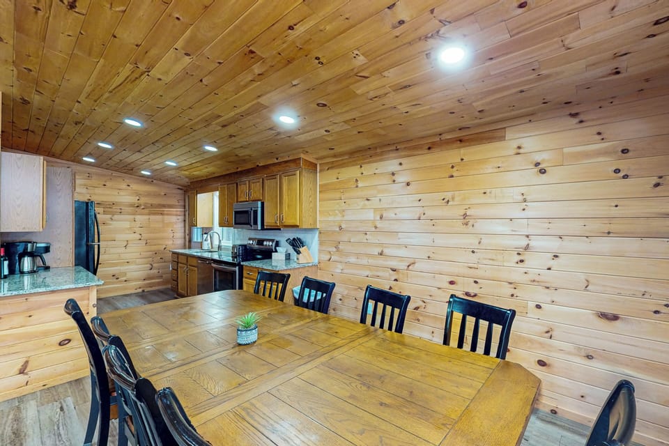 House (4 Bedrooms) | Interior
