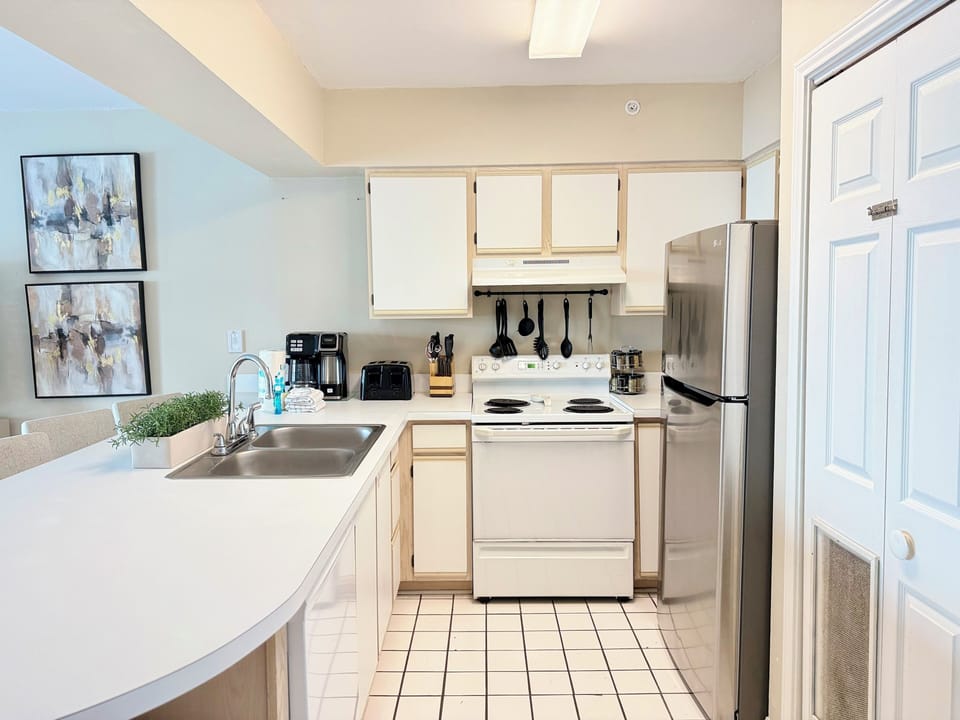 Emerald Towers West #5003 Kitchen