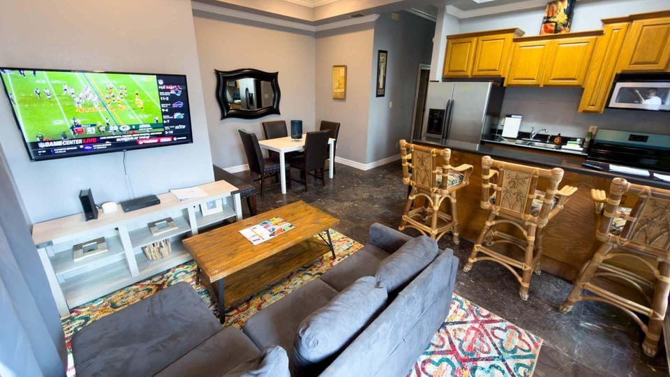 Apartment, 2 Bedrooms | Living area