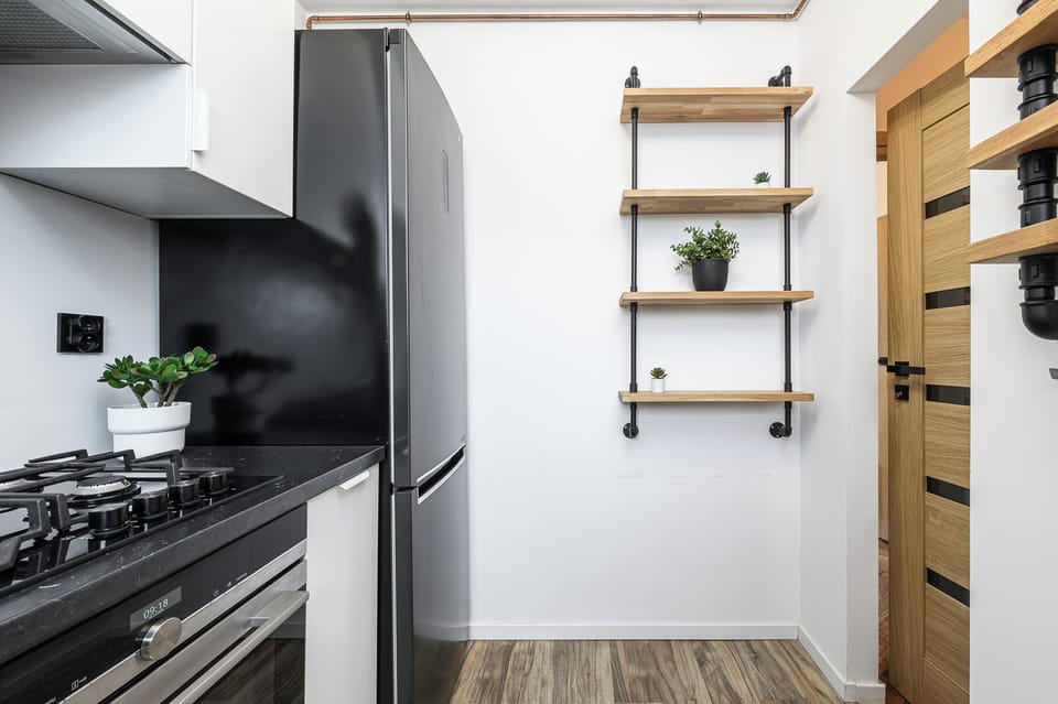 Classic Apartment, Balcony, City View | Private kitchen | Fridge, oven, electric kettle, griddle