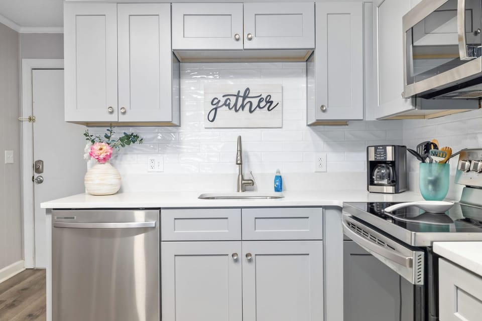 Fully equipped, modern kitchen