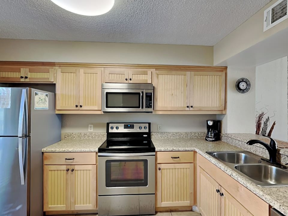 Kitchen - Modern Appliances