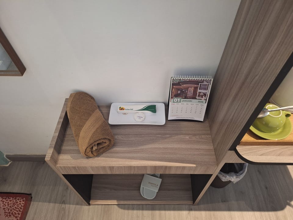 Standard Single Room | Living area