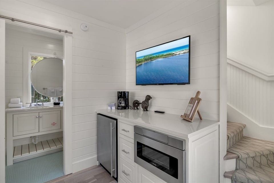 EFFICIENCY KITCHENETTE WITH MINI REFRIGERATOR & MICROWAVE