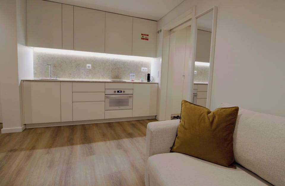 Apartment, 1 Bedroom, City View | Private kitchen | Mini-fridge, microwave, oven, stovetop