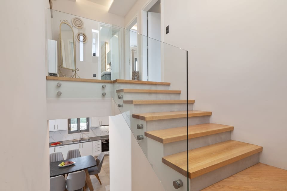 House | 3 bedrooms, desk