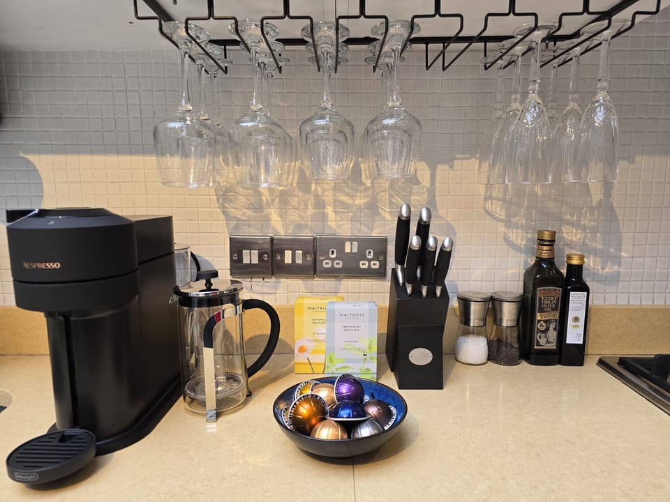 Nespresso machine, French press, Italian stovetop and complimentary ☕️