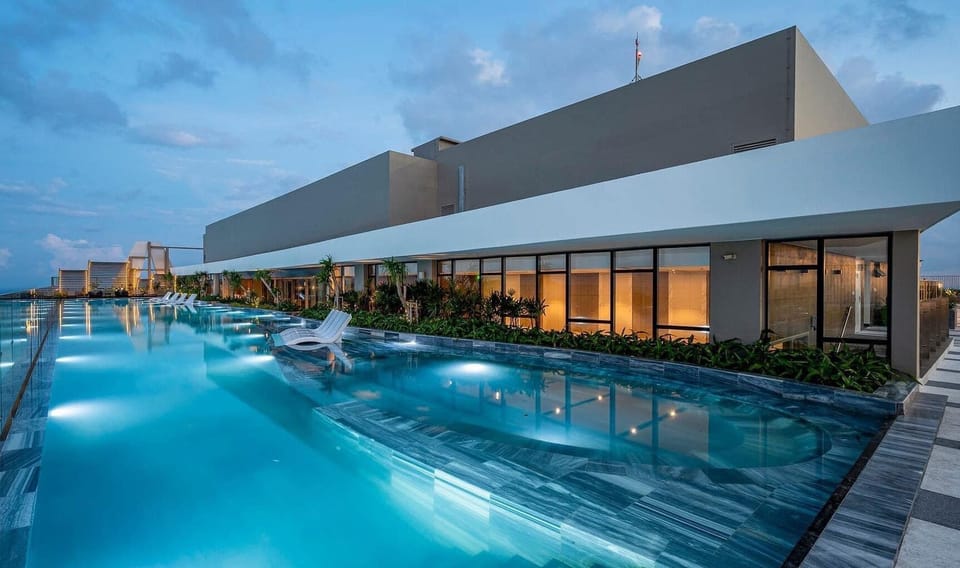 Rooftop pool
