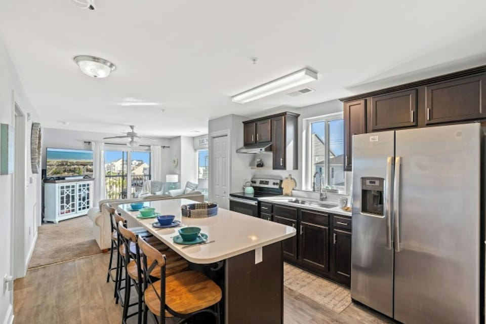 All modern appliances to make meal preparation a breeze.