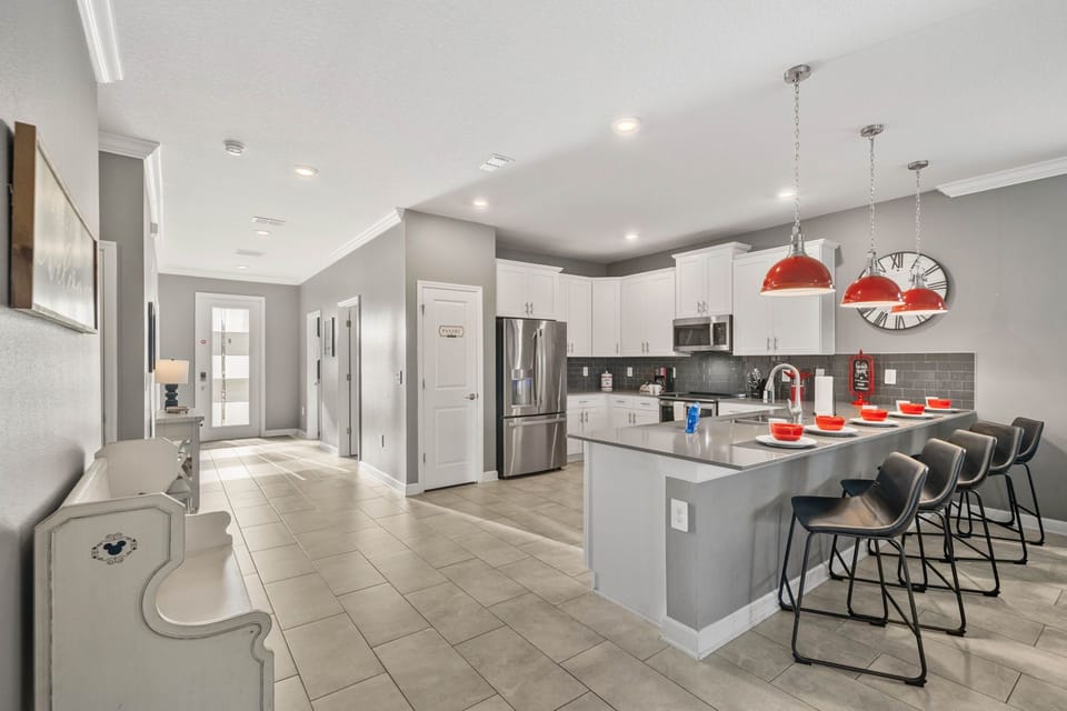 Fully equipped kitchen with everything you need for easy vacation cooking.