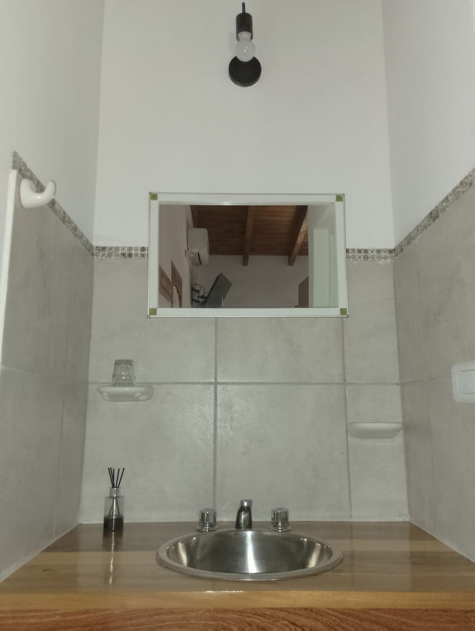 Quadruple Room | Bathroom | Shower, rainfall showerhead, bidet, towels