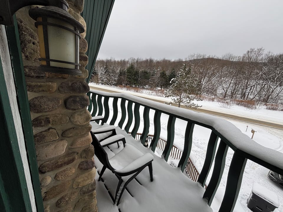 Upper balcony & view