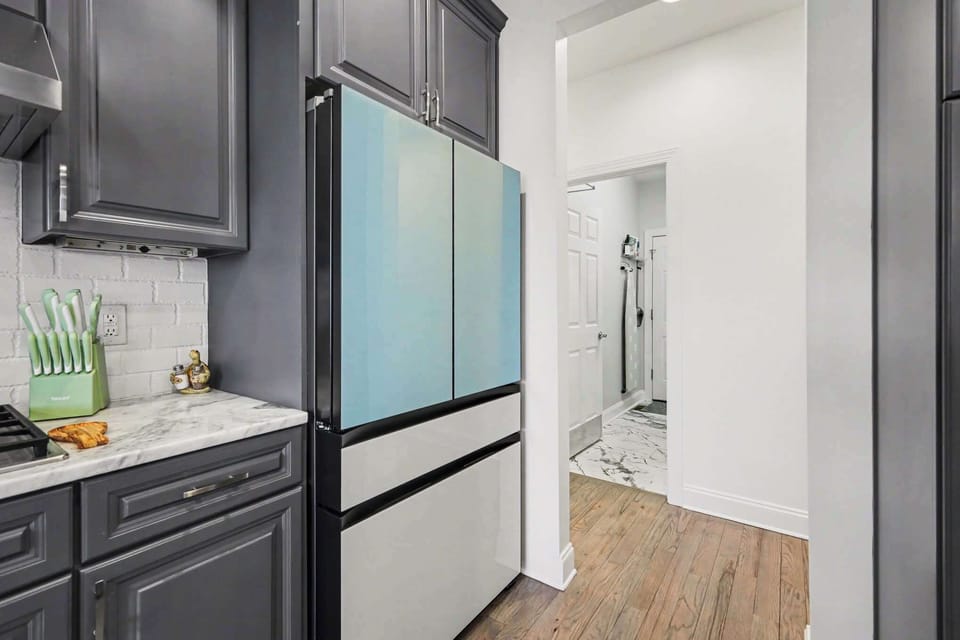 The fully equipped kitchen is designed to meet all your cooking needs and invites slow mornings with coffee or breakfast. Enjoy a cozy dining nook for four, plus additional seating for two at the island.