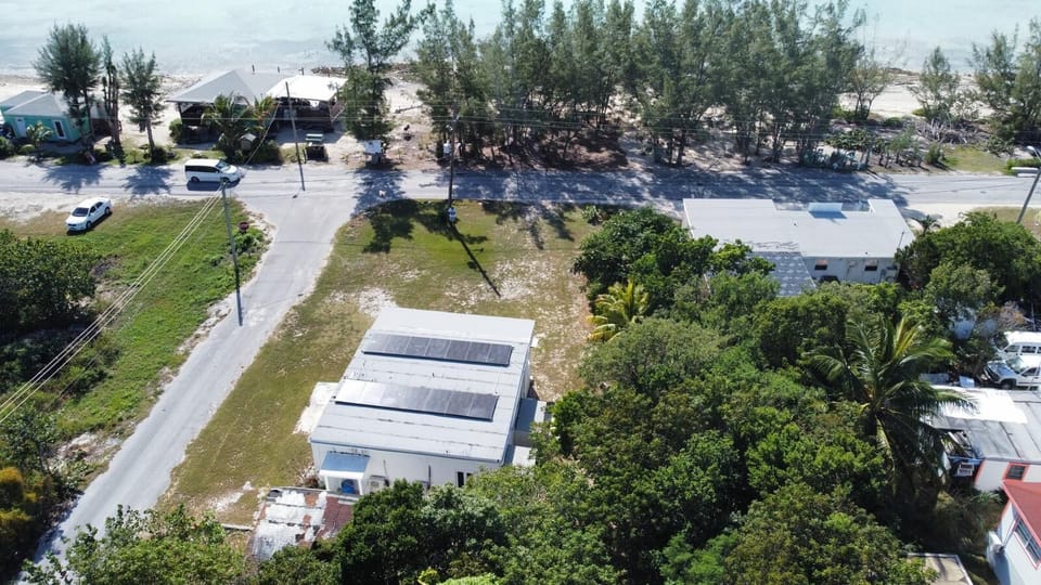 The Admiral's Cabin is within walking distance to local restaurants & the beach.