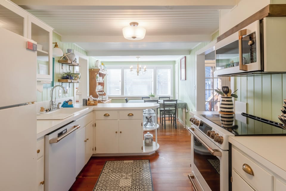 Cook, connect, and linger – the refreshed kitchen pairs vintage soul with modern style.