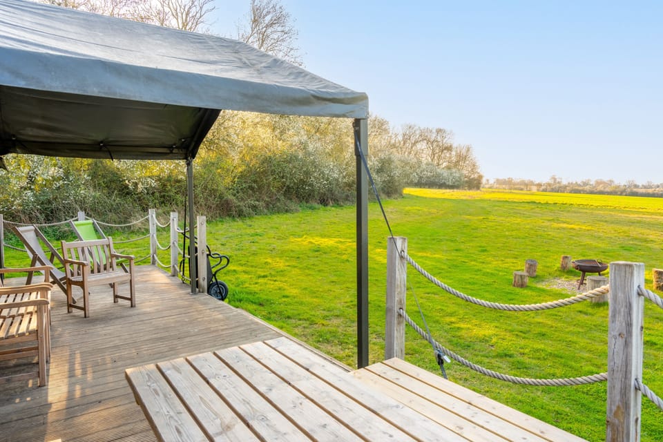 Kestrel private decking overlooking the farm