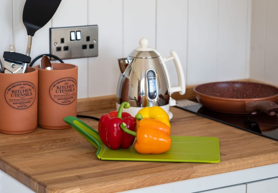 Glamping hut with equipped kitchen
