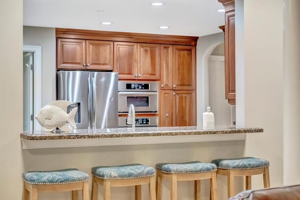 Premium Condo, 4 Bedrooms, Beach View, Beachside | Interior
