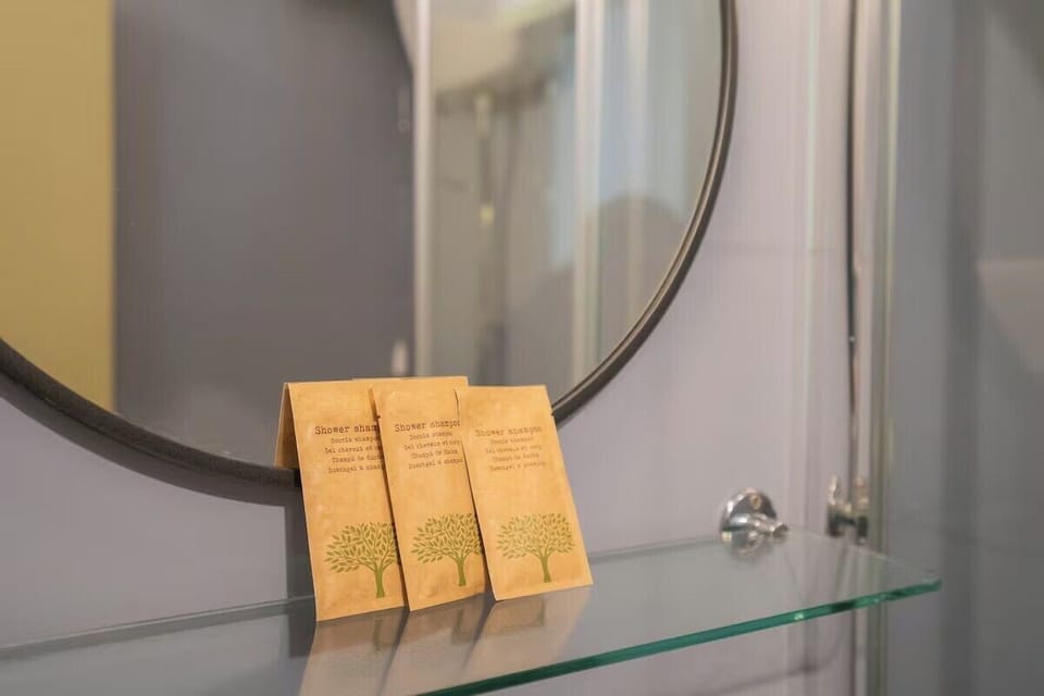 Bathroom amenities