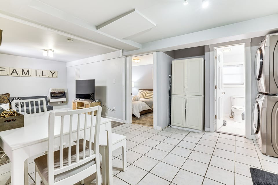 House (5 Bedrooms) | Interior