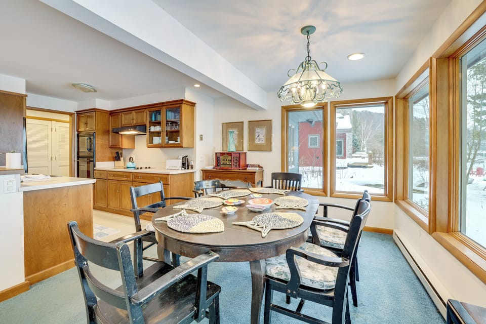 House (5 Bedrooms) | Interior