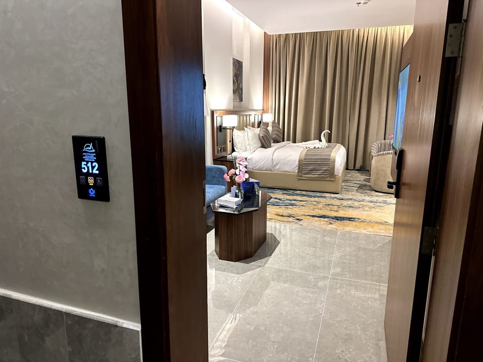 Deluxe Room, City View | Egyptian cotton sheets, premium bedding, down comforters, pillowtop beds