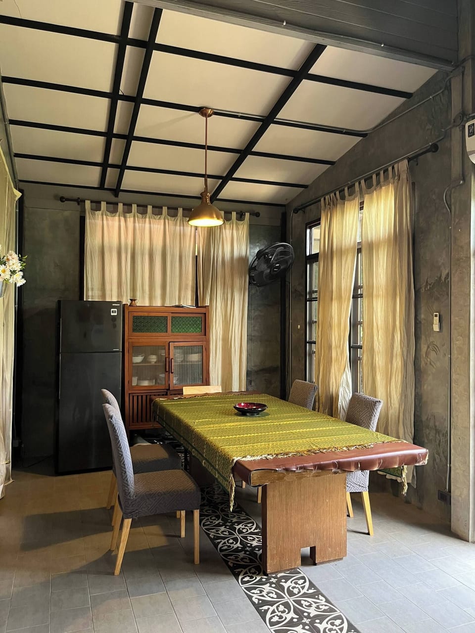 House, 3 Bedrooms, Smoking, Balcony | Dining