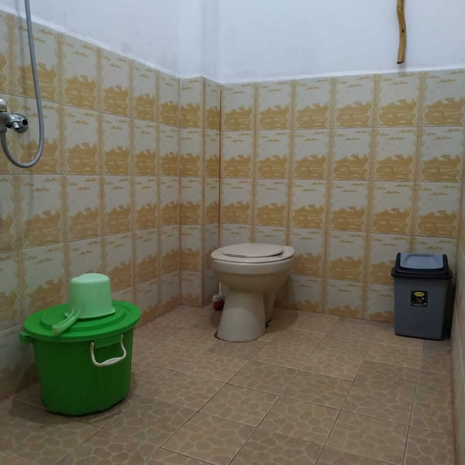 Standard Double Room | Bathroom