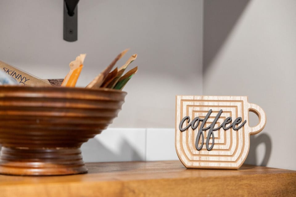 Coffee, tea, and starter snacks