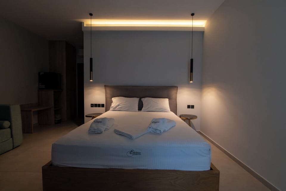 Deluxe Double Room, Balcony, Ocean View | Free WiFi