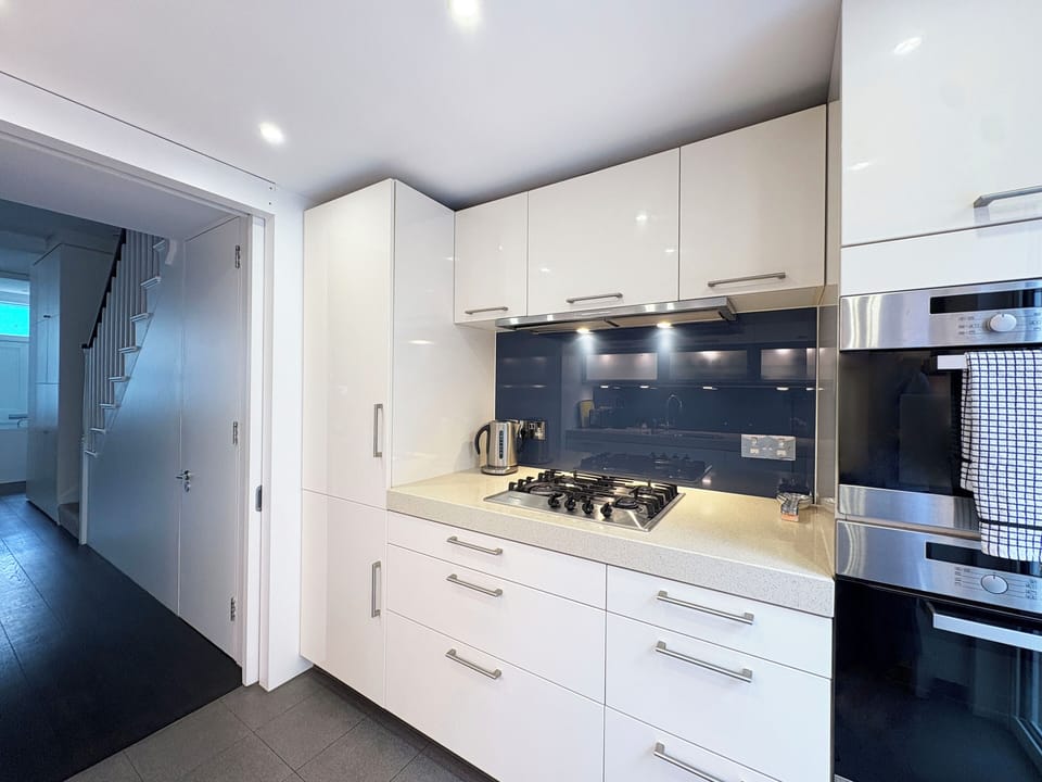 Ample cutlery available for hosting larger groups.