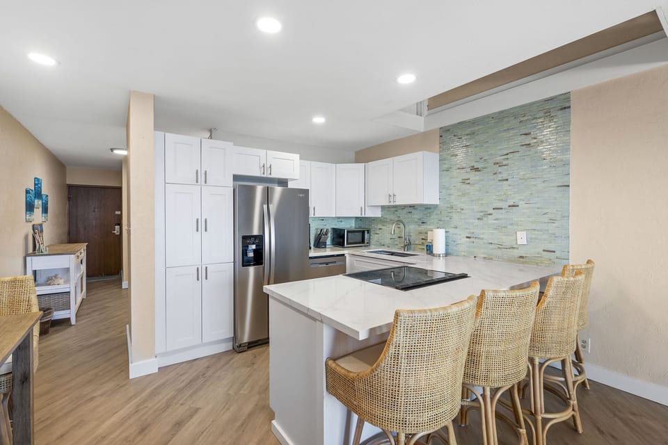 Condo, 1 King Bed with Sofa bed, Lanai, Ocean View (Shores of Maui 215) | Private kitchen | Coffee/tea maker